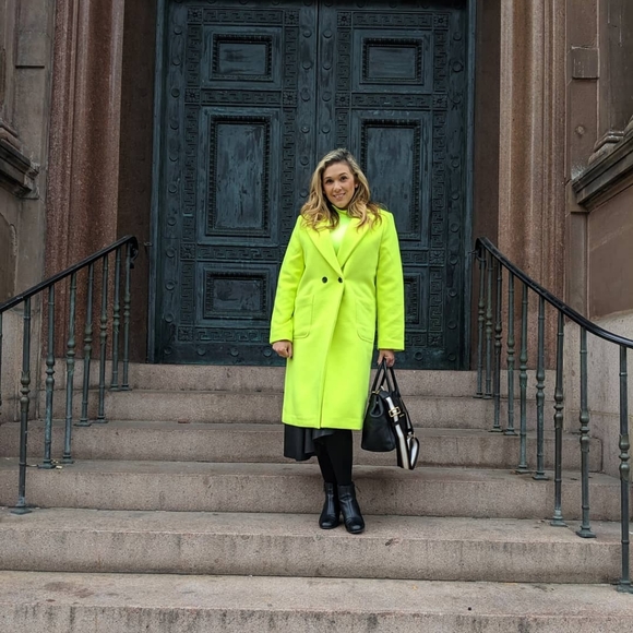 Meet your Posher, Amanda - Picture 4 of 6